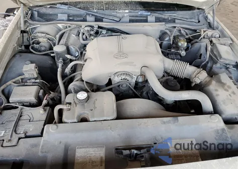 2000 Mercury Grand Marquis Gs z USA, uszkodzony, nr VIN 2MEFM74W7YX682098